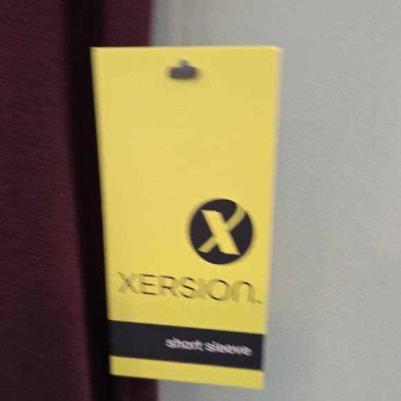 Xersion Classic Burgandy Ruched Relaxed Fit Short Sleeve T-Shirt Size Small New - Picture 4 of 10